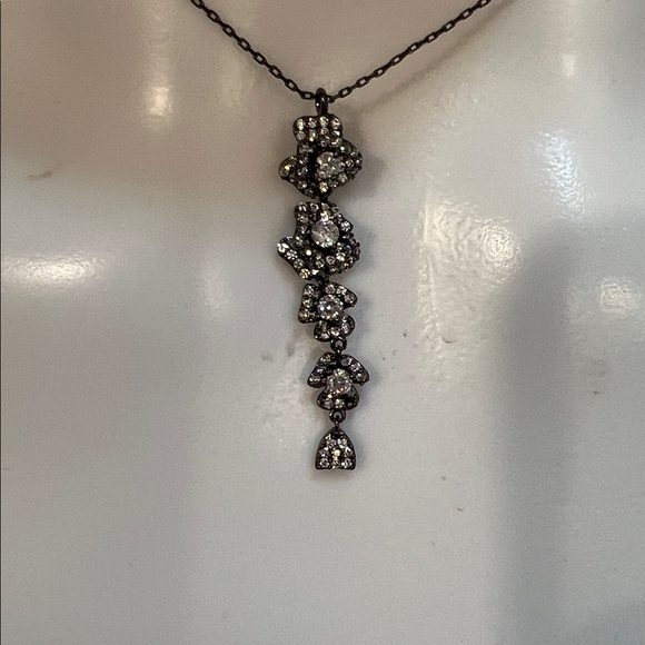 HENRI BENDEL NWOT LUXE PAVE IRIS GUNMETAL PENDANT NECKLACE - Picture 13 of 13